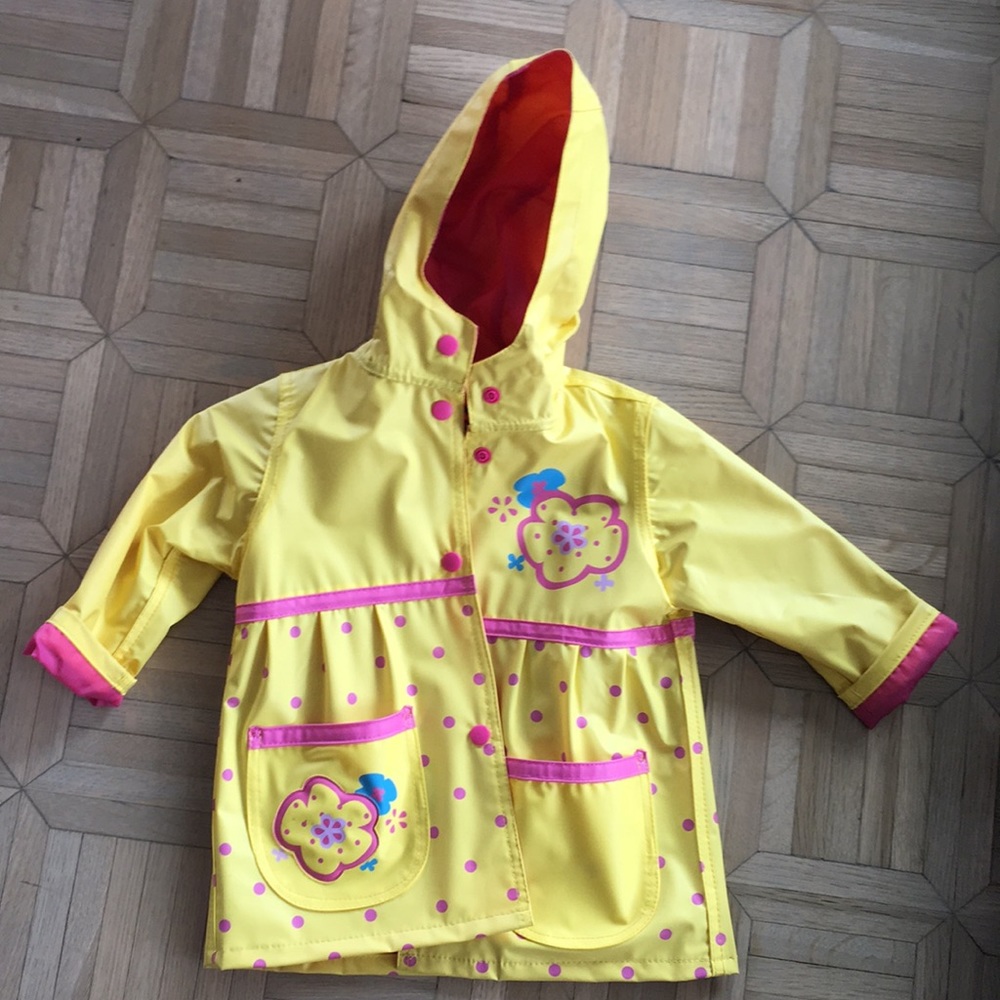 Adorable raincoat with flowers